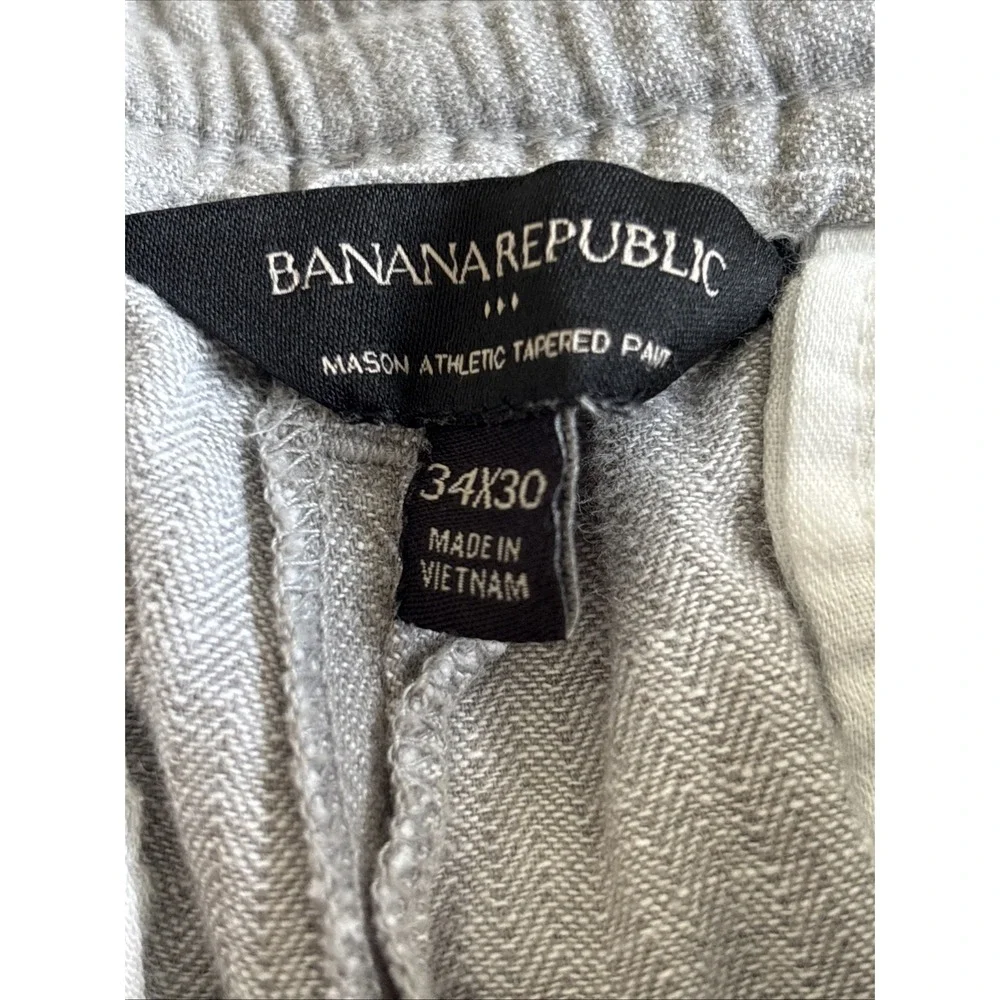 Banana‎ Republic Men's Light Gray Mason Chino Pant. Size 31x30.